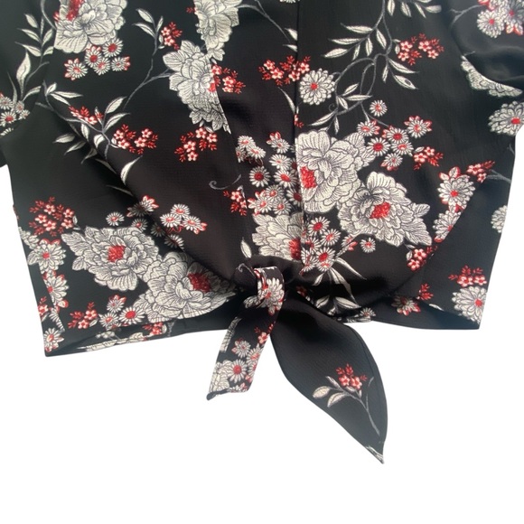 Floral‎ Boho Tie-Front Cropped Short Sleeve Blouse Size Medium - Picture 4 of 5